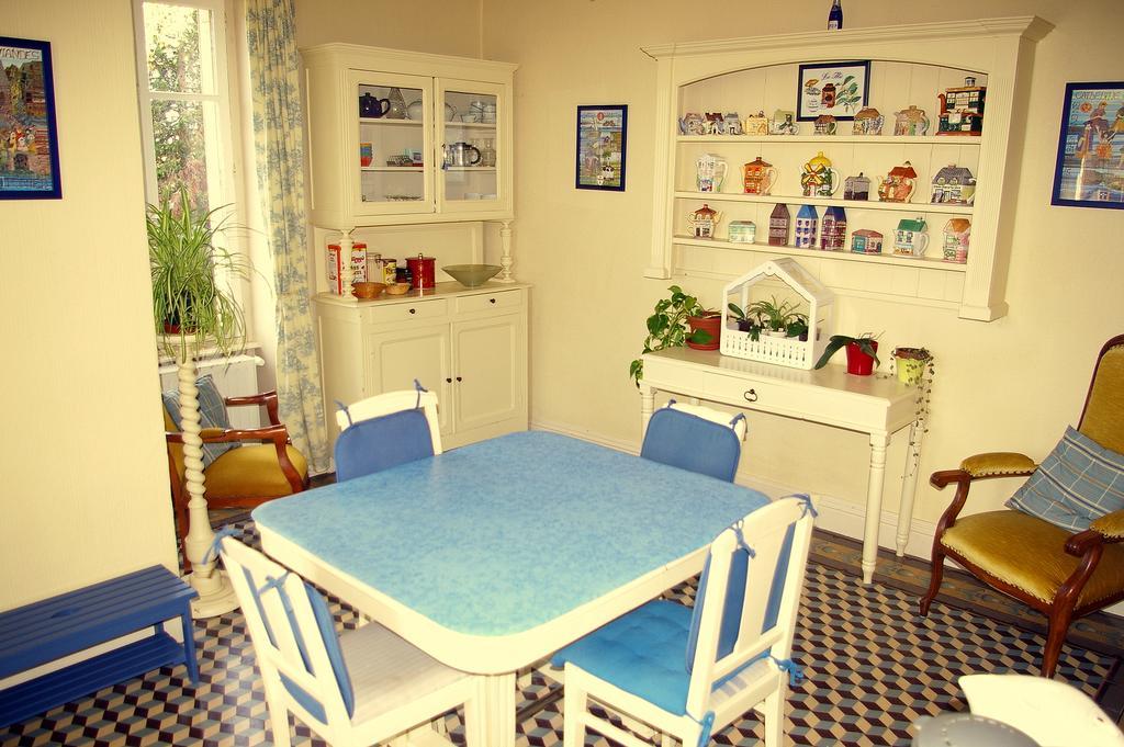 Chambres Au Logis Des Acacias Le Puley Exteriör bild